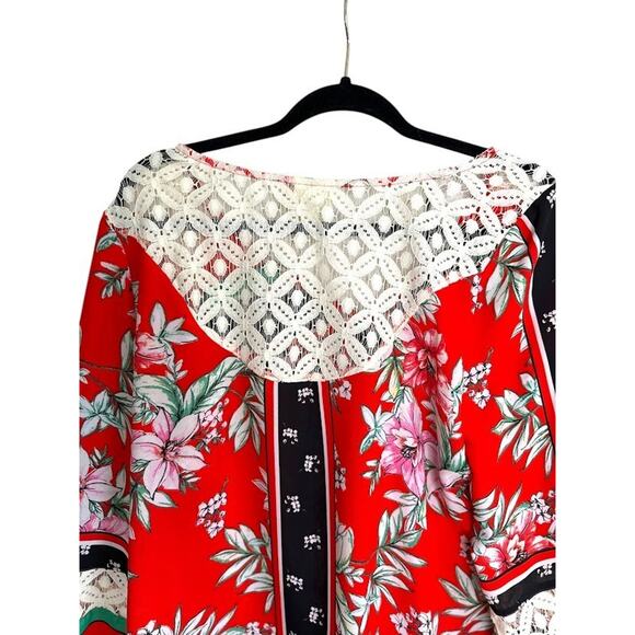 Fig & Flower Boho Floral Tie Blouse Size Large Lace Detail Red 3/4 Sleeves Flowy - Picture 4 of 9